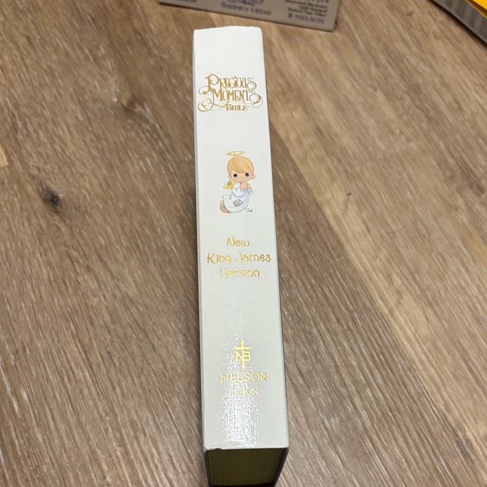 Precious Moments Pastel Pink Gift Box - Picture 6 of 9